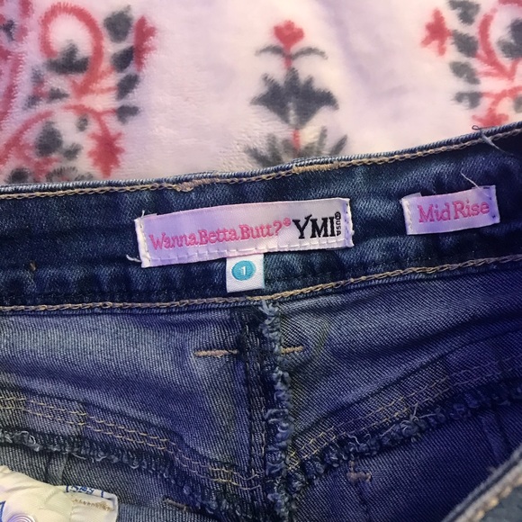 Mid Rise Jean shorts - Picture 3 of 3